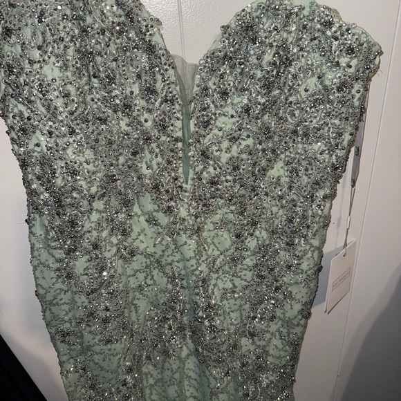 NWT | Mac Duggal A20242 Mint Embellished Sleeveless Plunge Trumpet Gown Size 14 - Picture 6 of 11